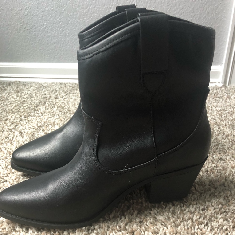 Black low cut cowboy boots
